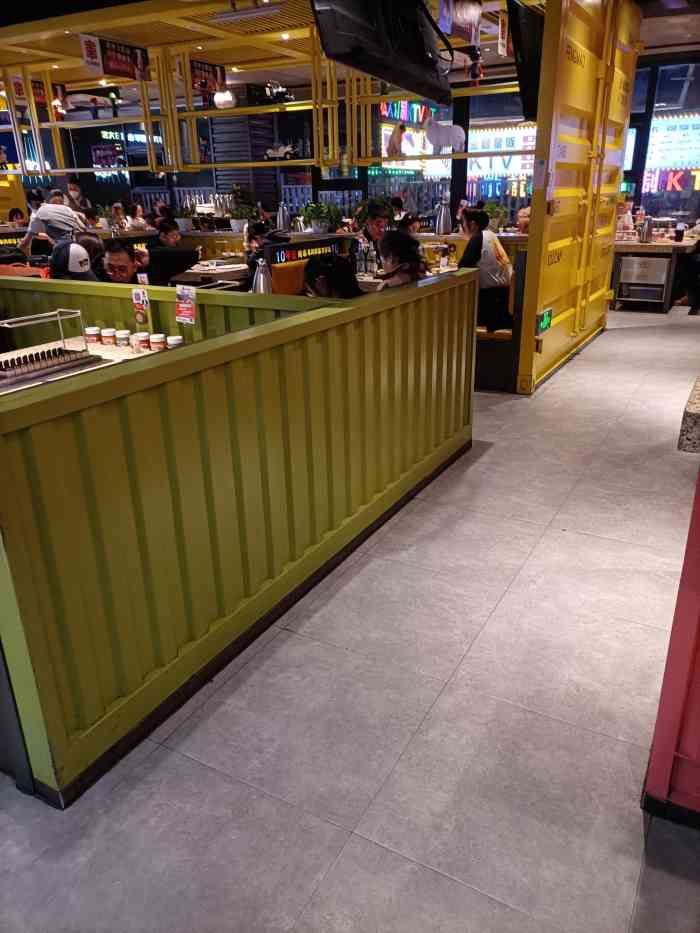 丰茂烤串(卫星广场店)-"刚到长春,天气寒冷,很想晚上吃个烧烤,搜.