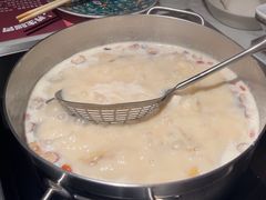 -尚尚仙·酸汤猪手·猪肚鸡火锅(华联万柳购物中心店)