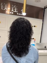 -镁连社·美联社