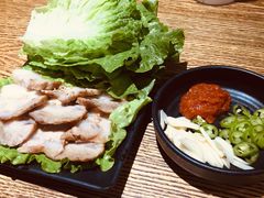 菜包肉-吴草鸡爪오초닭발韩食堂(融恒盈嘉中心店)