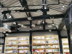 -猫的天空之城概念书店(杭州南宋御街店)