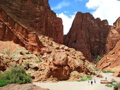 -天山神秘大峡谷