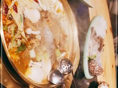 -顶顶汤火牛排火锅·经典铜锅涮肉