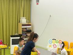 -爱睿思儿童早教亲子游泳(万象城店)