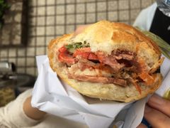 -Bánh Mì Huynh Hoa