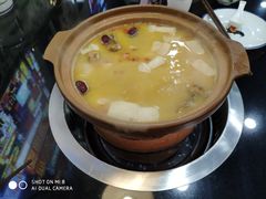 鸡煲花胶汤-港迹·鲜围煮海鲜火锅(湖州时代广场店)