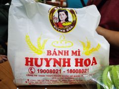 -Bánh Mì Huynh Hoa
