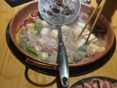 -洱火云南酸菜牛肉火锅(石景山当代商城店)