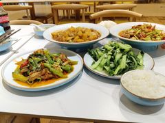 -犇逸·乐山跷脚牛肉·四川现炒(览海店)