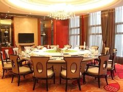 -小天鹅戴斯酒店鲸鲨百汇创作料理