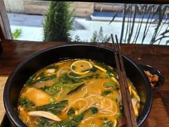 -银米·云南传统过桥米线(双廊黑金冠店)