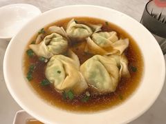 野荠菜鲜肉馄饨-南小馆(迪士尼小镇店)
