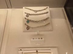 -Tiffany & Co.蒂芙尼
(杭州大厦店)