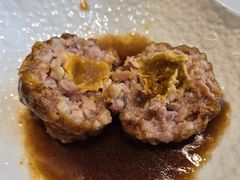 鸭蛋黄狮子头-梅飞酒家(名辉豪庭店)