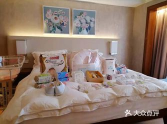 孕晚期跟老公商量着生完宝宝住月子中心，也比较方便