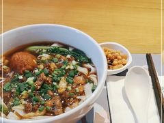 -呷佬·长沙手工米粉(金沙江路店)
