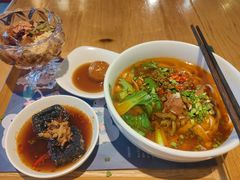 -呷佬·长沙手工米粉(金沙江路店)