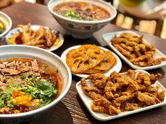 -爆炸头阿姨小四川正宗川味小吃(无任何分店)