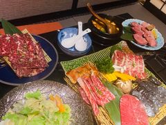 -山川小町·极番烧肉(新地假日广场店)