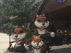 -百里峡七彩艺术小镇