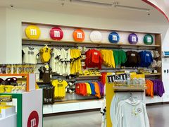 -m豆巧克力世界(上海世茂广场店)