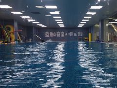 -蓝鲸奇亲子游泳俱乐部