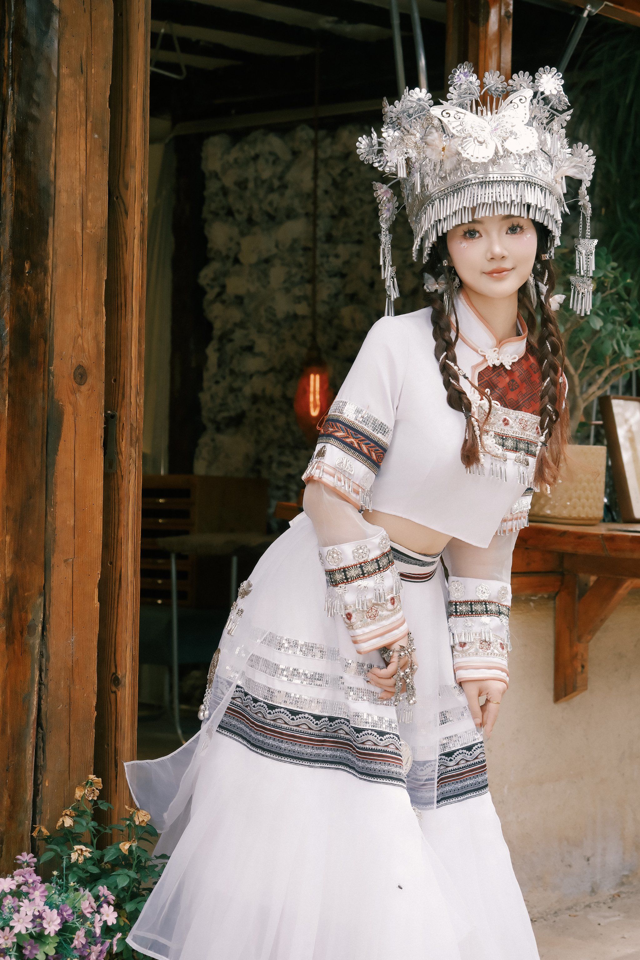 乐在苗家忘忧愁"
"穿一次苗族服饰,当一回苗族阿妹~"
"我知道你会