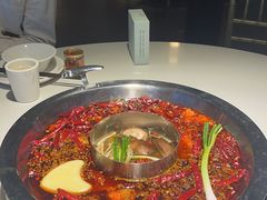 -茅草房·河畔园林火锅