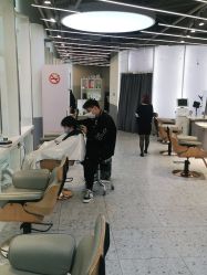 -PE SALON 