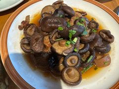 -头上红煨盐鸡·非遗院子餐厅