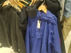 -优衣库(石家庄裕华万达广场店)