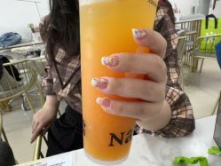 -尤米一站式美甲美睫