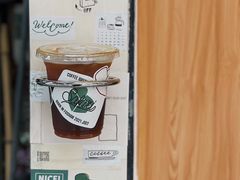 前一天我們沒開門&nbsp;被貼了哈哈哈哈哈-SAFARI COFFEE