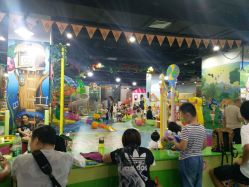-利奥梦幻主题乐园(爱琴海购物公园店)
