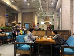 大堂-苹果树下艺术餐厅(宋庄店)