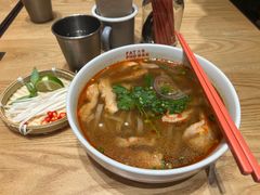 -奕欧来上海购物村停车场