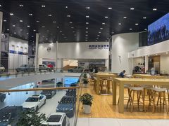 -杭州中沃沃尔沃4S店(滨江区店)