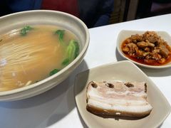 焖肉辣肉面-光明邨大酒家(淮海路店)