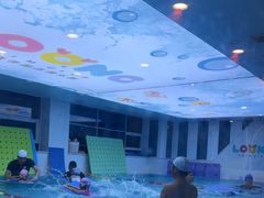 -龙格亲子游泳·水育早教中心(华亿大润发店)