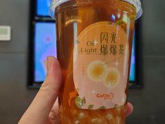 闪光爆爆黄茶-CoCo都可(上海环球港店)