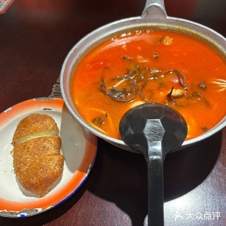 又来吃他家的米线了，堂食真好吃啊[坏笑]