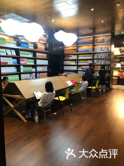 文轩books(九方购物中心店)图片 第30张