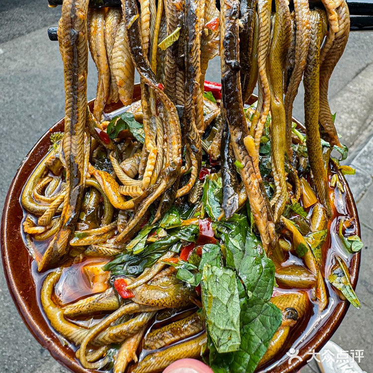 多少次去乐山就为了这一口鳝鱼丝！！