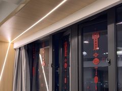 -欧辰国际酒店(重庆欢乐谷轻轨站店)