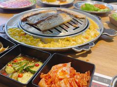 -青瓦炭韩潮烤肉(花园道店)