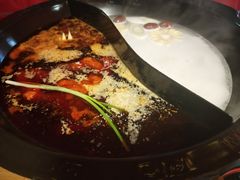 牛油鸳鸯骨汤锅-吃皮火锅馆(苏宁店)