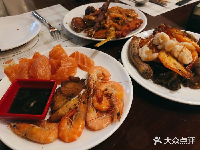 荣誉国际酒店-云顶旋转餐厅三文鱼图片