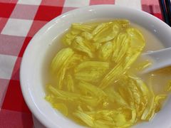 菊花肉汤-龙桥私厨·姜花菊花过桥鱼·顺德菜(容桂店)