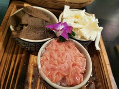 -尚尚仙·酸汤猪手·猪肚鸡火锅(华联万柳购物中心店)