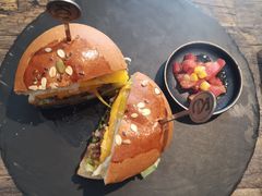 -HIGH FIVE哈福手工汉堡(桂林路店)